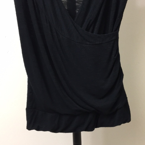 black low cut top - Picture 3 of 4